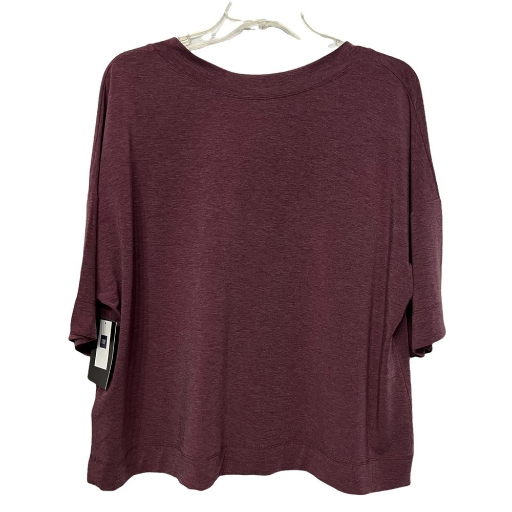 GAP FIT (NWT) DRY WICKING ATHLETIC TOP SIZE LARGE - Picture 2 of 9